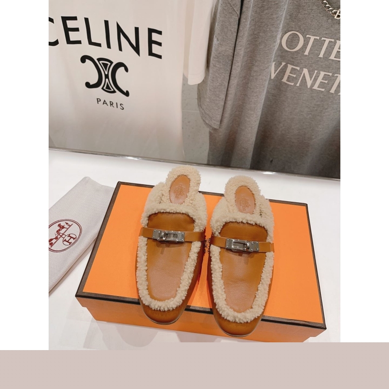 H**mes slippers